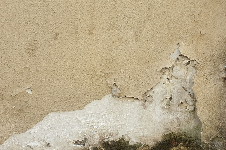 An example of penetrating damp